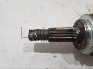  Arbre de transmission avant et ses composants 