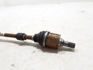  Arbre de transmission avant et ses composants 