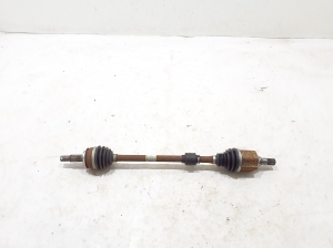  Arbre de transmission avant et ses composants 