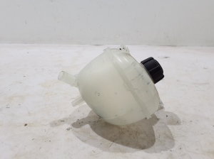  Réservoir de liquide de refroidissement 