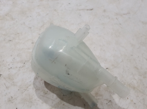  Réservoir de liquide de refroidissement 