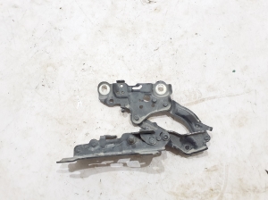  Charnière de capot moteur 
