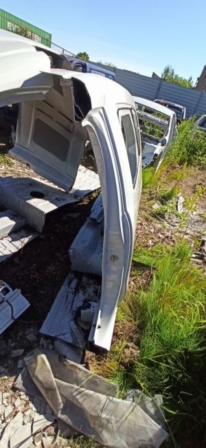  Aileron arrière et ses pièces 