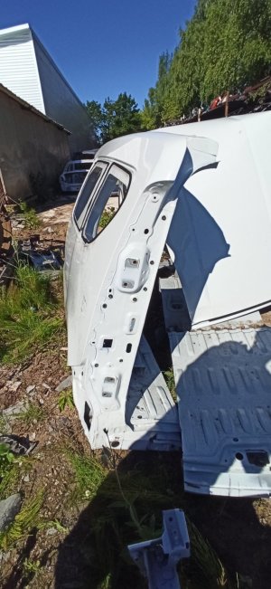  Aileron arrière et ses pièces 