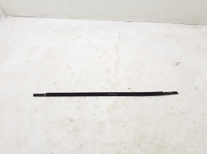  Baguette extérieure de vitre de porte avant 