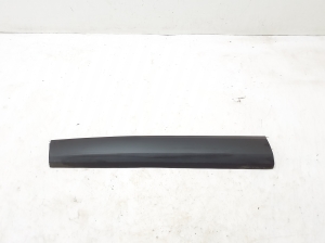  Moulure de porte avant 