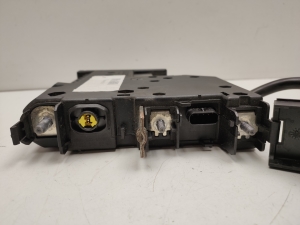  Support de boîtier de fusibles moteur 