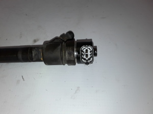  Fuel injector 