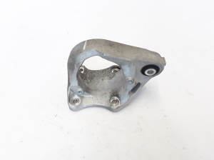  Front axle bracket 